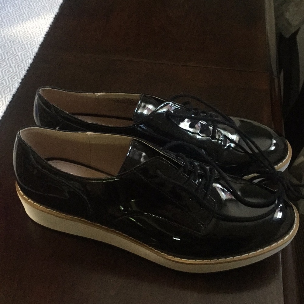 Shoe